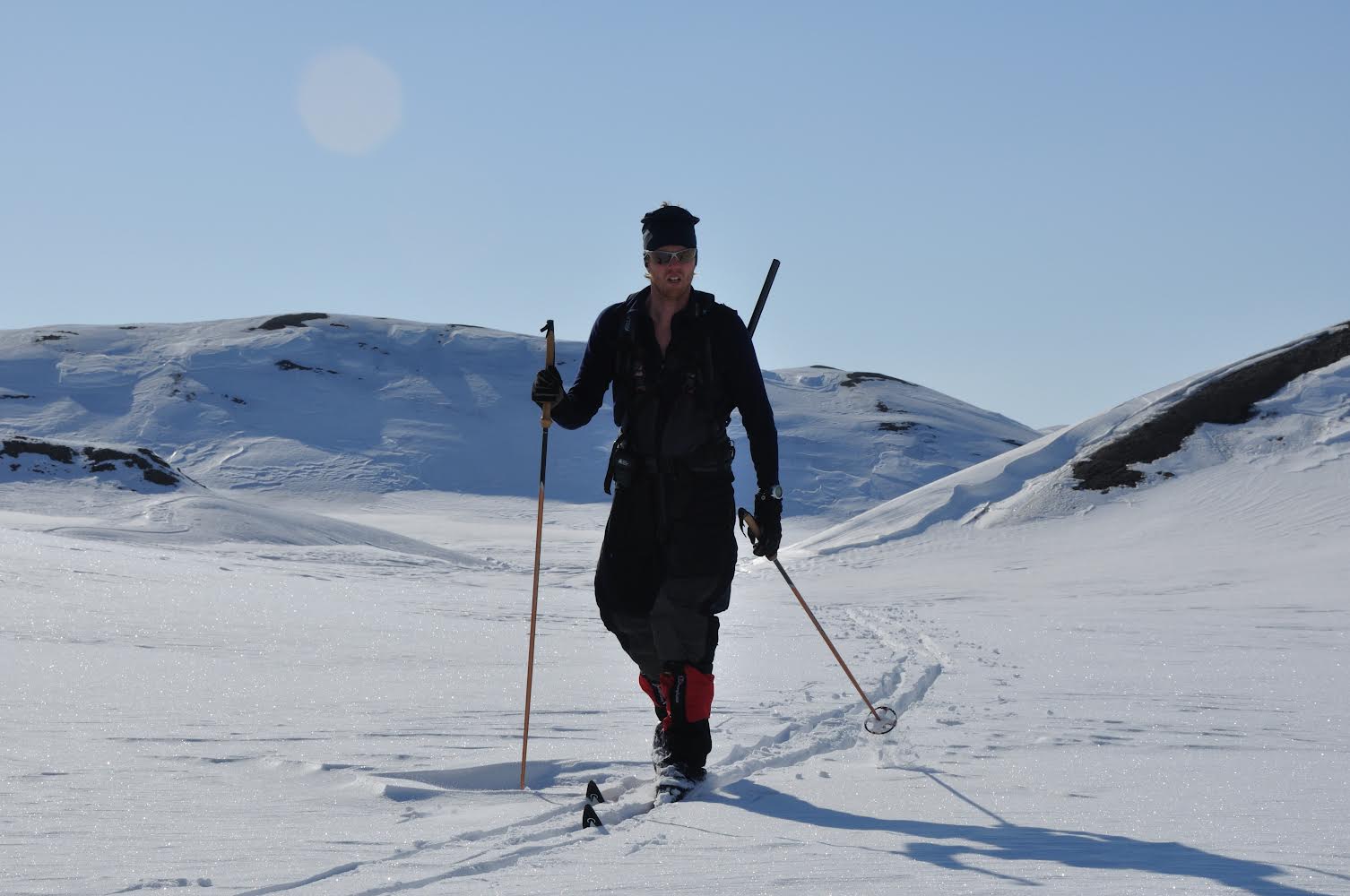 Ski og gevær - godt nok på Svalbard